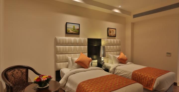 Una Smart Mandarin Panchkula Exterior photo